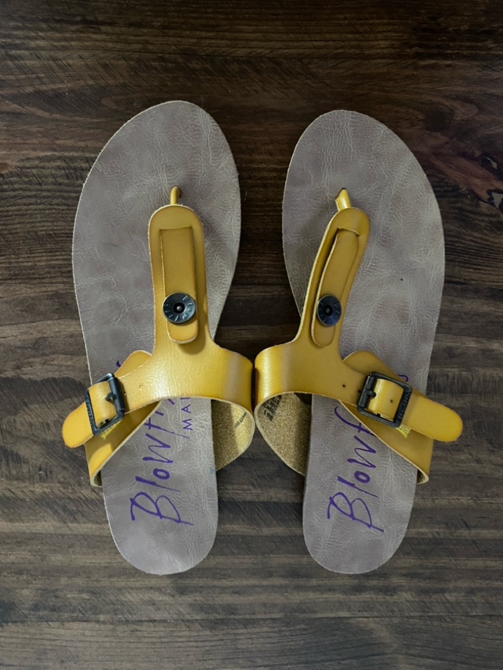 Blowfish Women's Yellow Leather Buckle Sandals - size 9 (women’s)